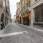 Guesthost - - Piazza Dei Signori Flats * Padoue