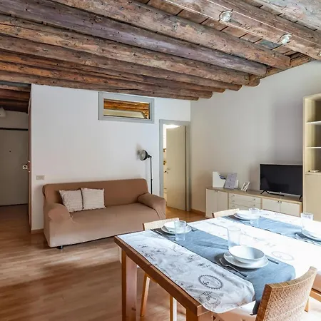 - Piazza Dei Signori Flats *