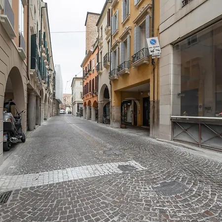 Guesthost - - Piazza Dei Signori Flats * Padwa