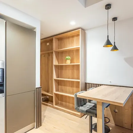 Guesthost - - Piazza Dei Signori Flats