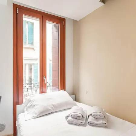 Guesthost - - Piazza Dei Signori Flats Apartament Padwa